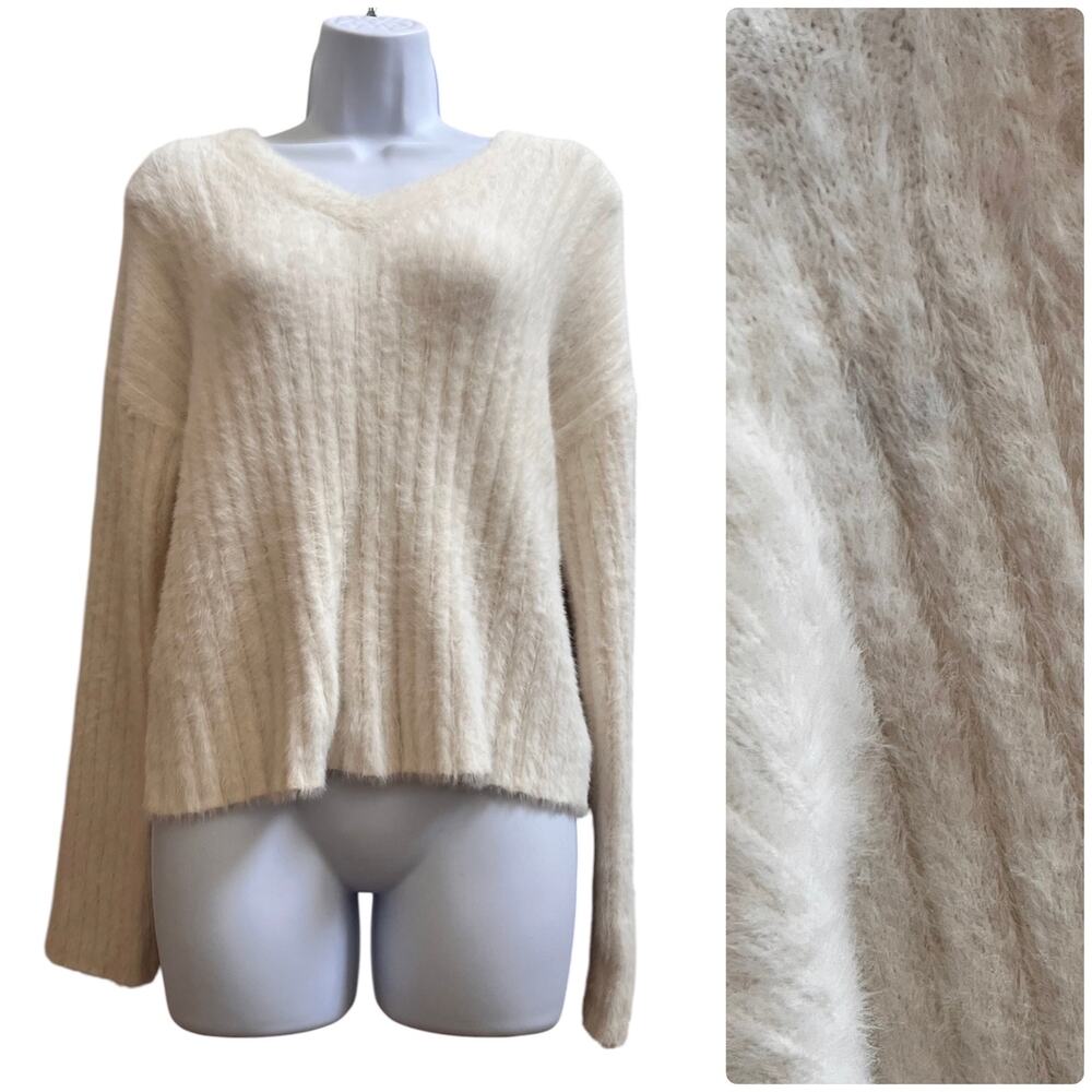 Aritzia Babaton Ullman Fuzzy V Neck Soft Pullover Relaxed Sweater Small
